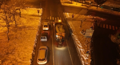 Büyükşehir, Arterlerde Buzlanmanın Önüne Geçmek İçin Çalışmalarını Durmaksızın Sürdürüyor