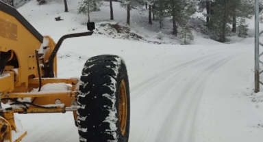 Büyükşehir’den Kırsalda da Karla Etkin Mücadele