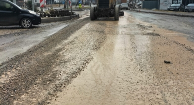 Büyükşehir’den Yağış Sonrası Yollardaki Bozulmalara Hızlı Müdahale