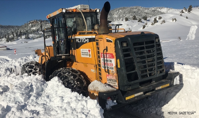 Büyükşehir’in Kırsalda Karla Mücadelesi Kesintisiz Sürüyor