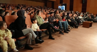 Büyükşehir, “Sevimli Dinozor Dobizor” ile Minikleri Sanatla Buluşturdu