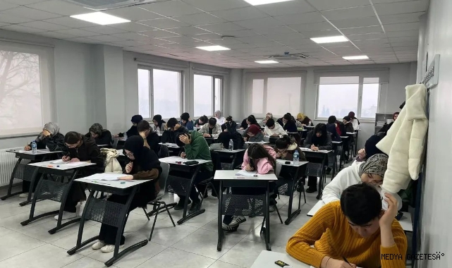 Dulkadiroğlu Belediyesi’nden YKS’ye Hazırlanan Gençlere Deneme Sınavı Desteği