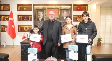 Dulkadiroğlu’nda Genç Sporculara Anlamlı Buluşma: Masa Tenisi Turnuvası Dereceye Giren Öğrenciler Belediye’de Ağırlandı