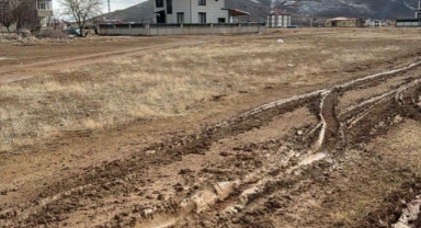 Elbistan’da Çamur Tepkisi