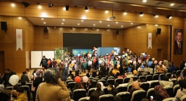 Göksün’de Karne Sevinci Şenliğe Dönüştü: Başkan Selim Cüce Öğrencilerin Mutluluğuna Ortak Oldu