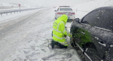 Kahramanmaraş’ta Sürücülerin Yardımına Jandarma Koştu
