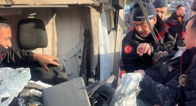 -Kahramanmaraş’ta yakıt tankeri ile kamyonet çarpıştı: 1’i ağır 2 yaralı 