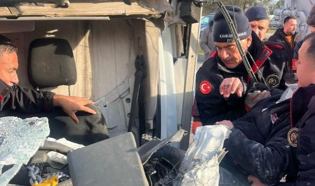 -Kahramanmaraş’ta yakıt tankeri ile kamyonet çarpıştı: 1’i ağır 2 yaralı