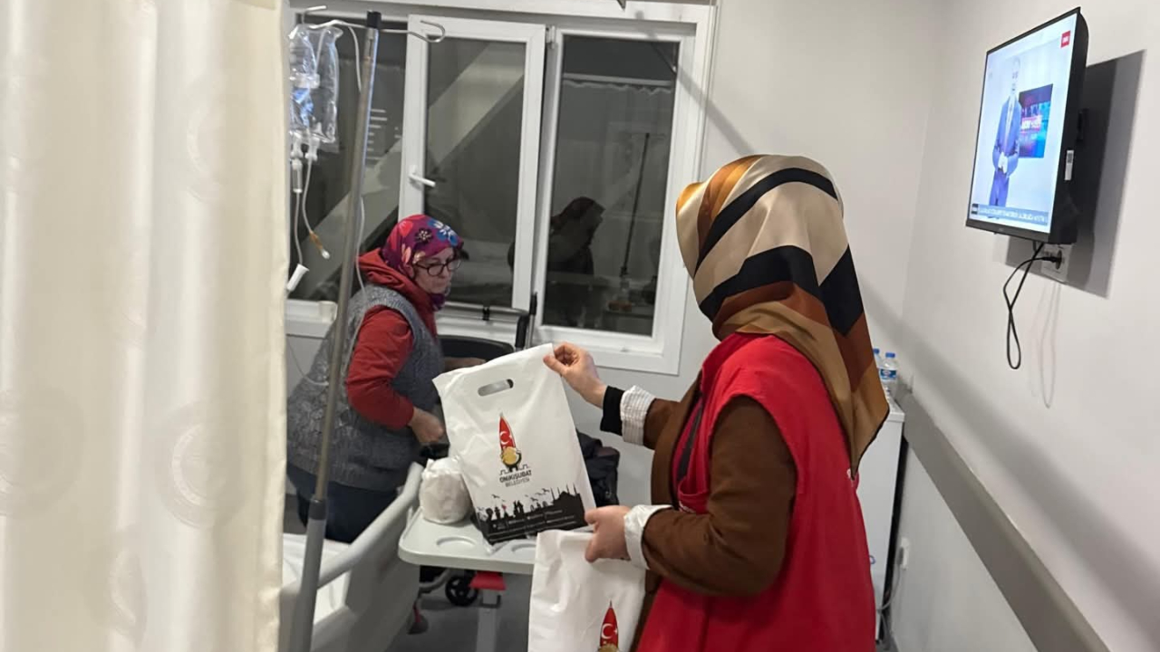 ONİKİŞUBAT BELEDİYESİ’NDEN MİRAÇ KANDİLİ’NDE ANLAMLI ZİYARET