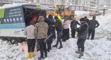 Onikişubat’ta Kar Yağışına Rağmen Dayanışma Zirve Yaptı: Belediye Vatandaşın Yanında
