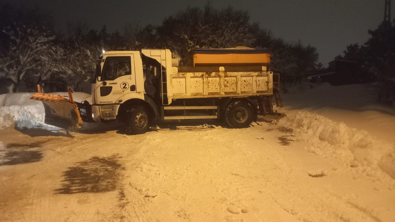 Şehir Merkezinden Kırsala Karla Kesintisiz Mücadele