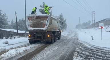 Türkoğlu Belediyesi’nden karla mücadele çalışmaları