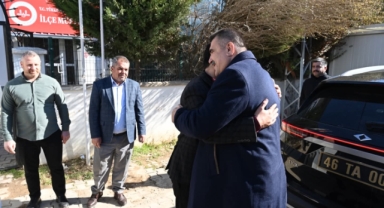 TÜRKOĞLU’NDA ESNAF DAYANIŞMASI VURGUSU: BAŞKAN KARACA’DAN ÇOMRUK’A HAYIRLI OLSUN ZİYARETİ
