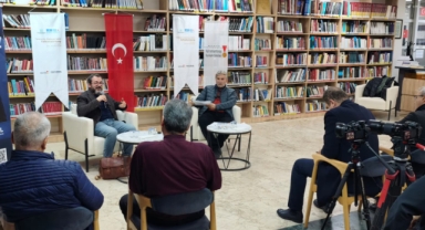 Yazar Köneçoğlu ve Süngü, Sözcüklerin Büyüsünü Edebiyatseverlerle Paylaştı