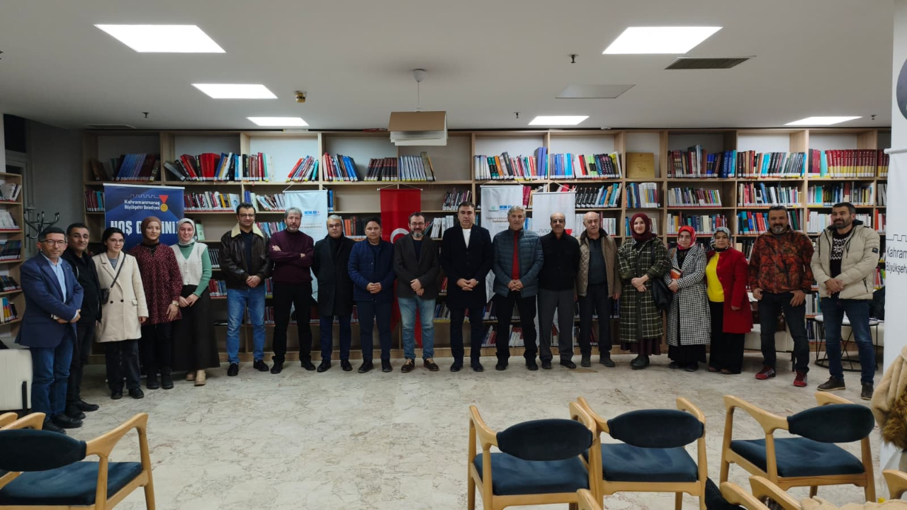 Yazar Köneçoğlu ve Süngü, Sözcüklerin Büyüsünü Edebiyatseverlerle Paylaştı