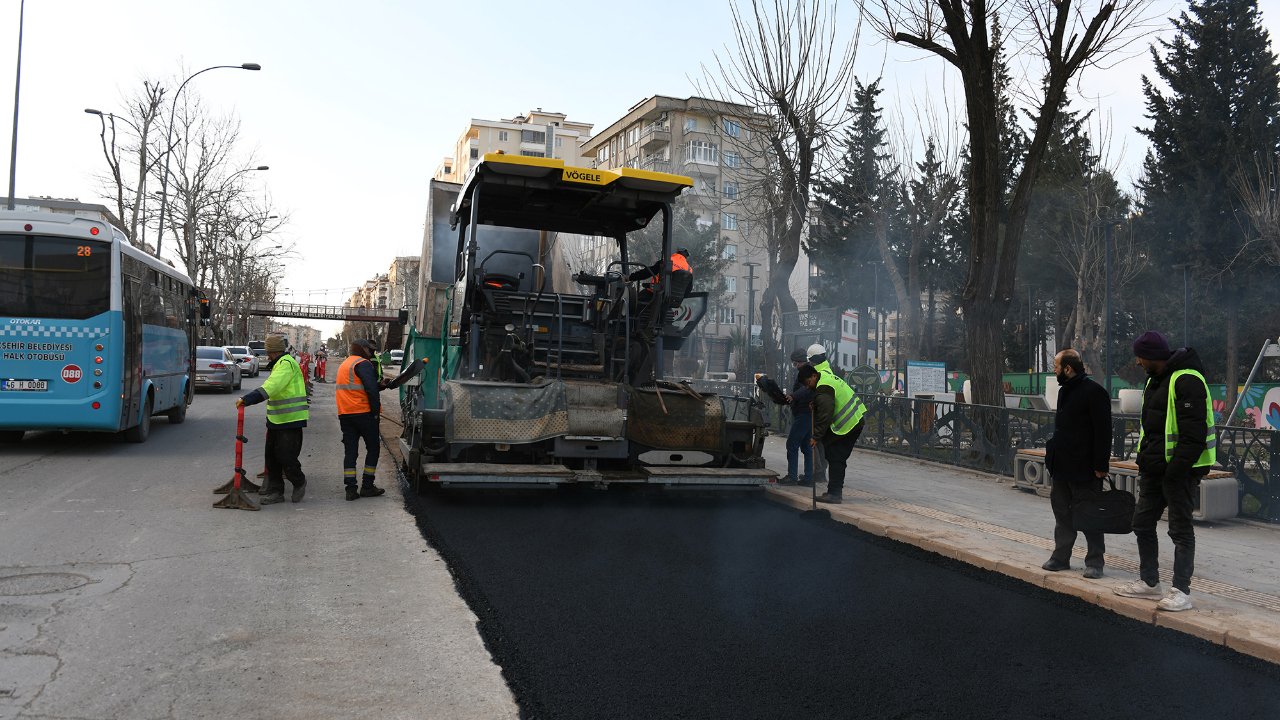 Yol Konforu İçin Asfalt Mesaisi Hız Kesmeden Sürüyor