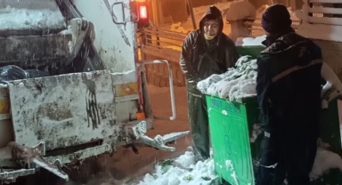 Zorlu kış şartlarına rağmen Onikişubat’ta temizlik hizmetleri aksamıyor
