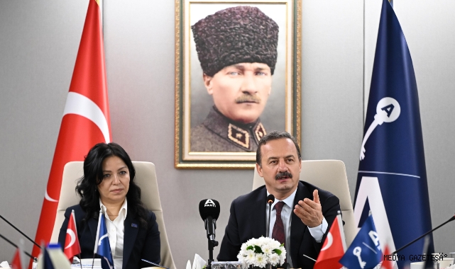 ANAHTAR PARTİ KADIN KOLLARI’NDAN ‘100 BİN KADIN ÜYE’ HEDEFİ