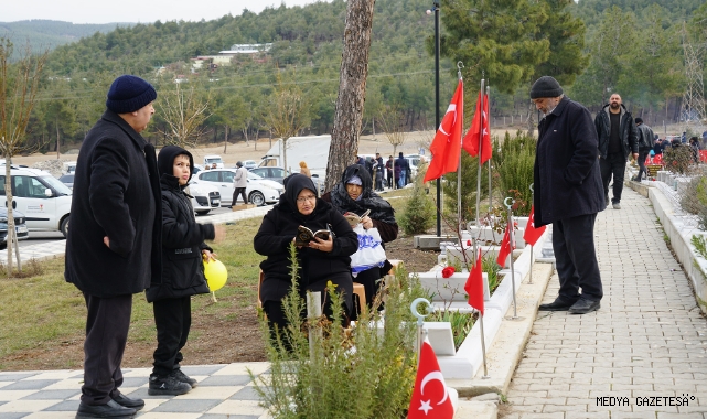 Asrın Felaketinin Üçüncü Yılında Deprem Şehitliğinde Vefa Nöbeti