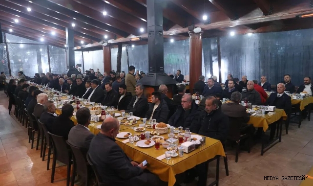 BAŞKAN AKPINAR, 105 MAHALLE MUHTARIYLA İFTAR PROGRAMINDA BULUŞTU