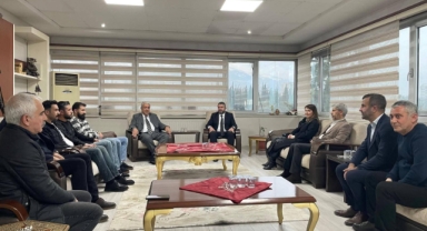 Berberler ve Kuaförler Odası’ndan Esnaf ve Sanatkârlar Odaları Birliği’ne Anlamlı Teşekkür Ziyareti