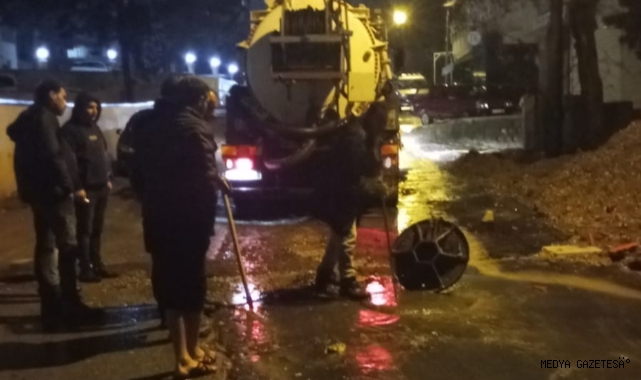 Büyükşehir’den Sağanak Yağışa Karşı Yoğun Mesai