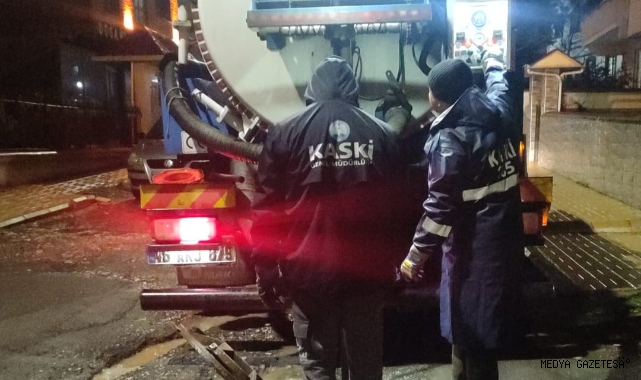 Büyükşehir’den Sağanak Yağışa Karşı Yoğun Mesai