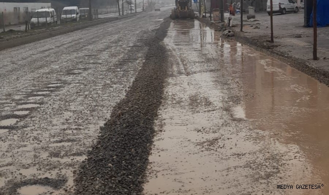 Büyükşehir’den Yollara Anında Müdahale