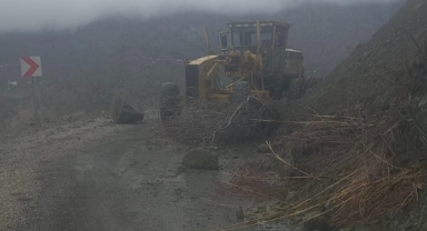 Büyükşehir, Kuzey İlçelerde de Yağışlara Karşı Mücadelesini Sürdürüyor