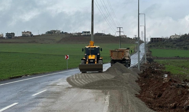 Büyükşehir, Sağanak Yağışların Vurduğu Kırsal Mahalle Yollarında da Görev Başında