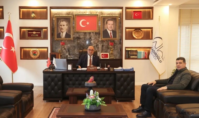 DULKADİROĞLU’NDA YEREL YÖNETİM VE GELECEK VİZYONU MASAYA YATIRILDI