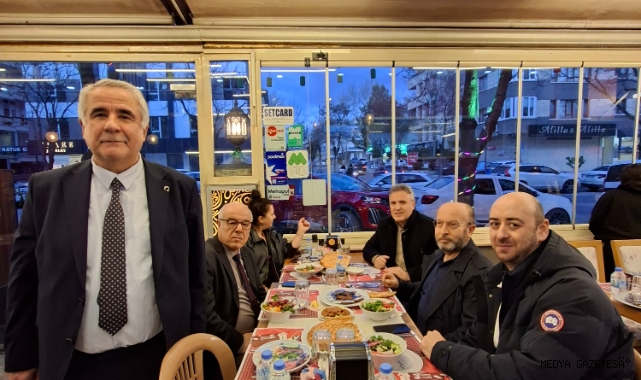 İnsan dediğimiz zaman da durup belki de günlerce düşünmeliyiz.