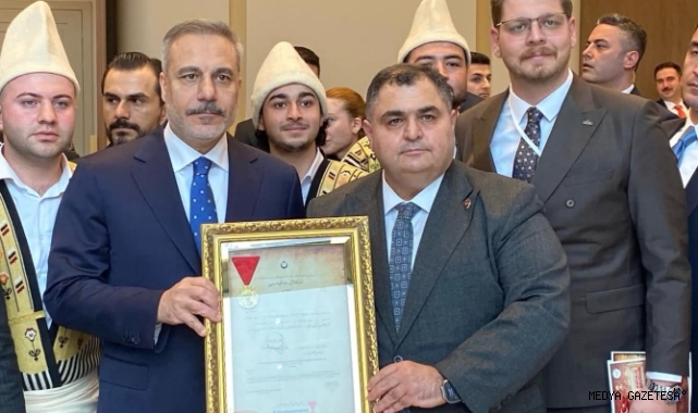 KAHRAMANMARAŞ HEYETİ ANKARA’DA: DIŞİŞLERİ BAKANI HAKAN FİDAN’A KAHRAMANLIK BERATI TAKDİM EDİLDİ