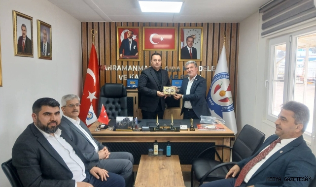 KAHRAMANMARAŞ’TA ANLAMLI ZİYARET: DİVA-SEN’DEN KABZIMALLAR ODASI’NA HAYIRLI OLSUN BULUŞMASI