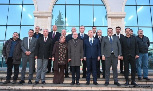 KAHRAMANMARAŞ’TA YEREL YÖNETİM BULUŞMASI: BAŞKANLAR TÜRKOĞLU’NDA BİR ARAYA GELDİ