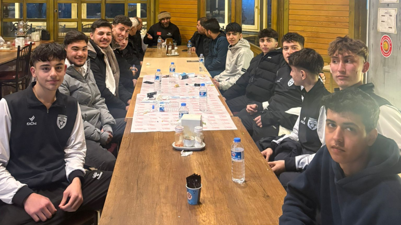 KAHRAMANMARAŞ’TAN SPORA ANLAMLI DESTEK: MERDAN BALIKÇILIK, YEŞİLAY SPOR KULÜBÜ’NÜ AĞIRLADI