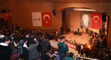 Kurtuluş Coşkusu Ali Kınık Konseriyle Taçlandı