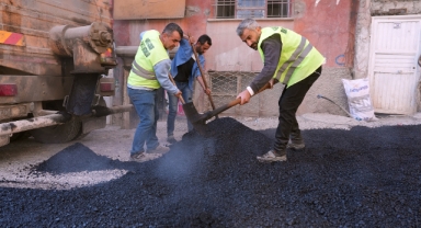 Mahalle Mahalle Onarım: Yollar Sıcak Asfaltla Yenileniyor