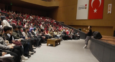 Onikişubat Belediyesi’nin YKS ve KPSS Kazandıran Taktikler Kampı yoğun katılımla başladı