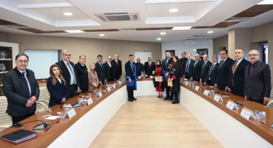 Profesör ve Doçent Kadrolarına Atanan Öğretim Üyelerimizi Tebrik Ederiz