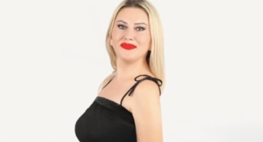 Radyocu Selda Güzelliğiyle Göz Kamaştırdı