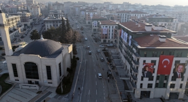 Şehrin Yolları Bir Bir Yenileniyor