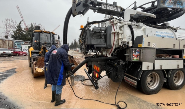 Sel Vuran Bölgelere Büyükşehir Müdahalesi