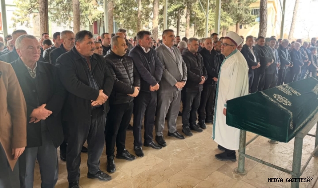 TÜRKOĞLU BELEDİYE BAŞKANI MEHMET KARACA, MERHUM AHMET KILIÇ’IN CENAZE TÖRENİNE KATILDI