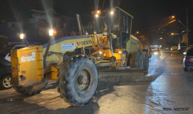 Yağışların Arterlerde Oluşturduğu Tahribatlar Hızla Gideriliyor