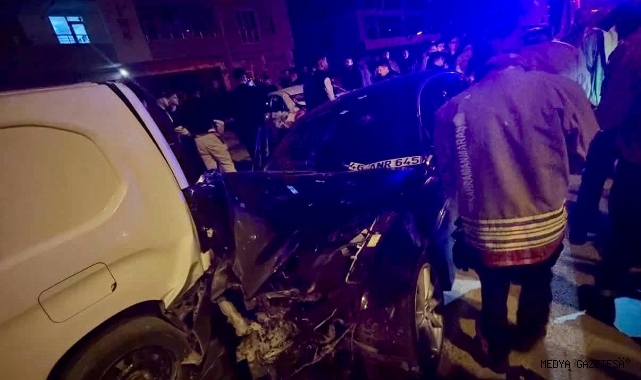 -Afşin’de Otomobil Park Halindeki 4 Araca Çarptı: 1 Yaralı