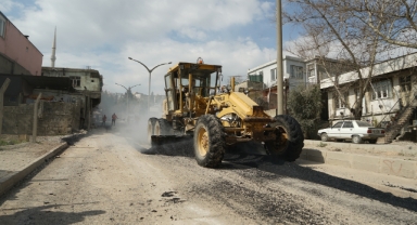 Büyükşehir’den Kuddusi Baba ve Trabzon Bulvarlarında Asfalt Çalışması