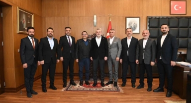 KAHRAMANMARAŞ ESNAF ODALARINDAN BAŞKAN GÖRGEL’E ZİYARET: “İŞ BİRLİĞİYLE ŞEHRİMİZİ DAHA İLERİYE TAŞIYACAĞIZ”