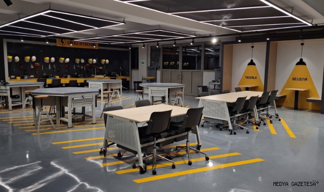 Kahramanmaraş’ın Teknoloji Üssü: Kahramanmaraş Sütçü İmam Üniversitesi Milli Teknoloji Atölyesi Faaliyete Geçti!