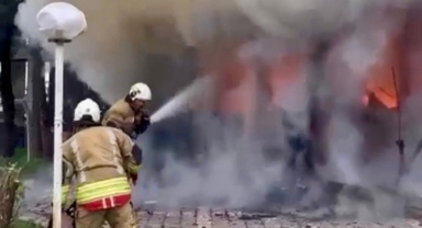 Kahramanmaraş’ta baraka yangını korkuttu 